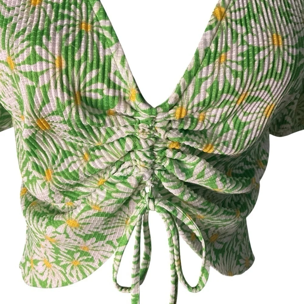 Zara Green and White Daisy Puff Sleeve Crop Blouse